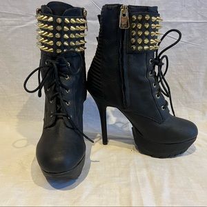 Circus by Sam Edelman Black & Gold Spiked Platform Heels